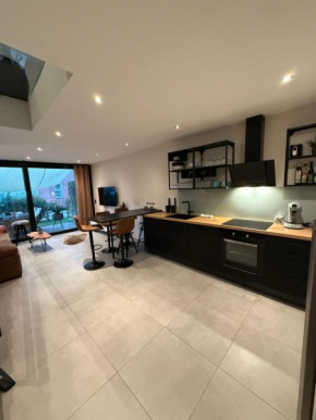 Schönes City Design Apartment I Boxspring I P I Smart I Wasch I 200m Bahnhof